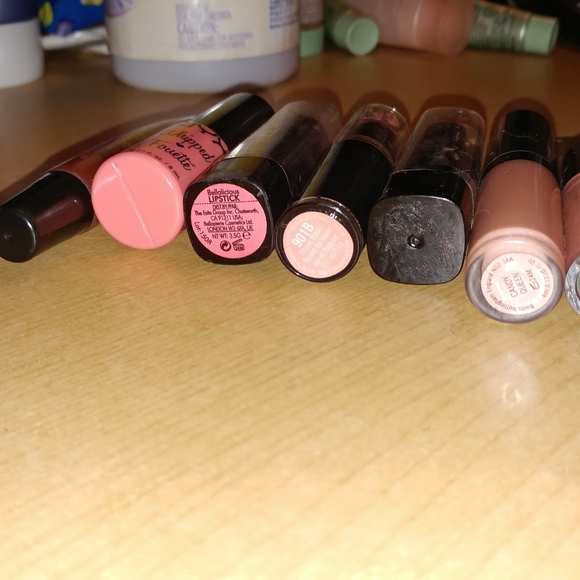 Huge lip bundle - Picture 8 of 8